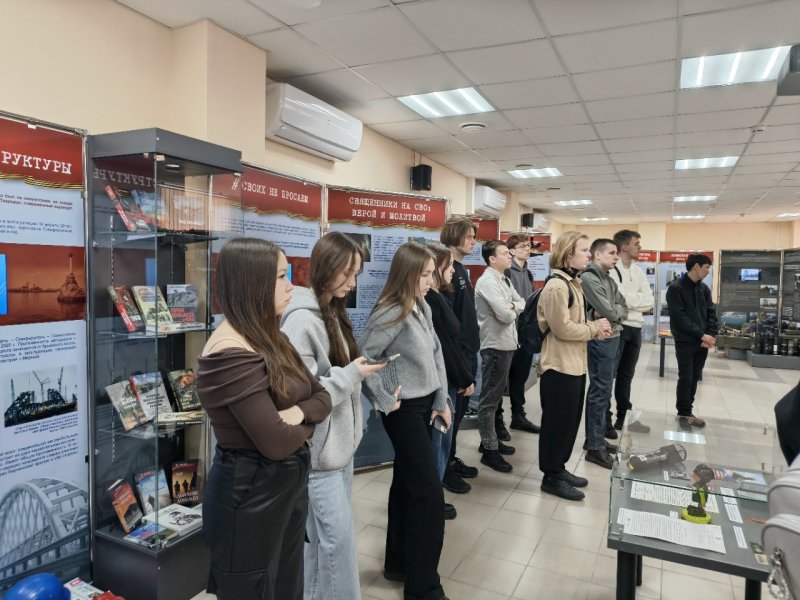 Студенты Волгатеха на выставке «Чужие и СВОи. Обличия и лица» 